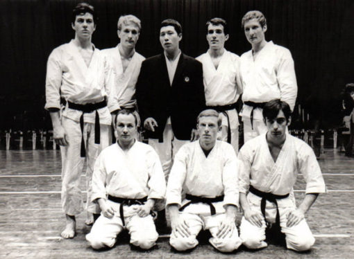 A piedi nudi tra i rovi: l’alba del karate italiano